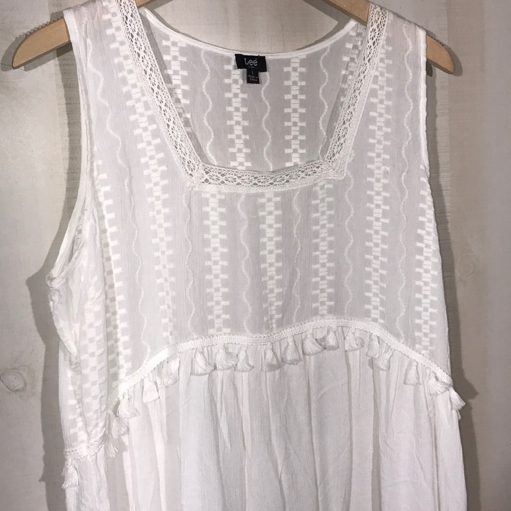 LEE Sleeveless Layering Tank Tassel Detail L - Picture 2 of 9